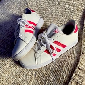 pink and white adidas tennis